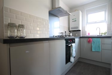 3 bed flat, Lyndhurst Avenue, Jesmond, Newcastle, NE23HH - Image 3